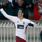 benfica_vence_e_avanca