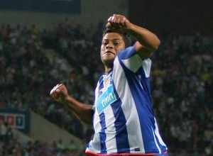 Porto vence e coloca mão na Taça.