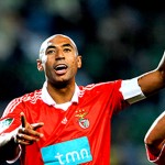 Luisão faz contra, mas Benfica conquista titulo. Luisão faz contra, mas Benfica conquista titulo.