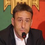 Técnico Paulo Bento convoca jogadores para amistoso.