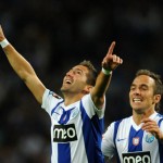 João Moutinho comemora o primeiro gol na vitória do Porto sobre o Vitória de Setúbal