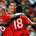Ronaldo, Meireles e Varella comemoram o primeiro gol de Portugal Ronaldo, Meireles e Varella comemoram o primeiro gol de Portugal