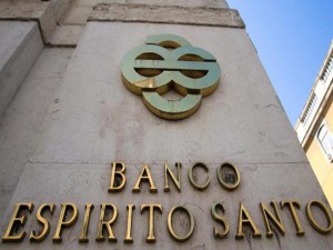 Ações do BES caíam 4,54 por cento na bolsa de Lisboa.