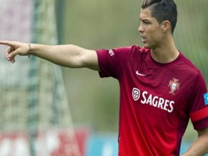Cristiano Ronaldo poderá ser o grande desfalque de Portugal no Mundial-2014