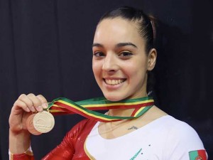 Filipa Martins conquistou ouro, prata e bronze na Taça do Mundo de ginástica artística de Anadia