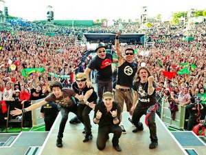 capital-inicial-faz-show-e-dinho-elogia-portugal