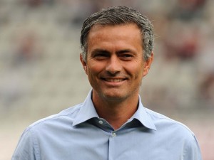 Mourinho que foi eleito duas vezes o melhor treinador do mundo é sondado para dirigir seleção brasileira